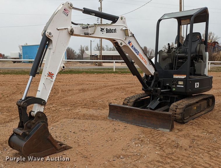 2016 Bobcat E32  mini excavator - LF9684