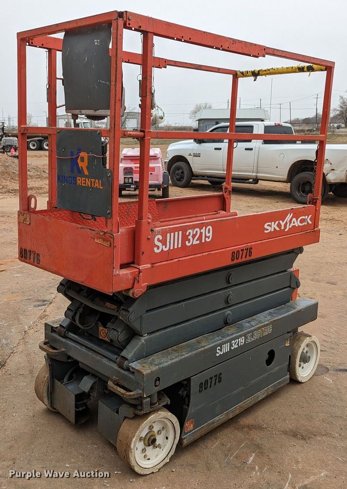 2008 Skyjack SJIII 3219  scissor lift - LF9687
