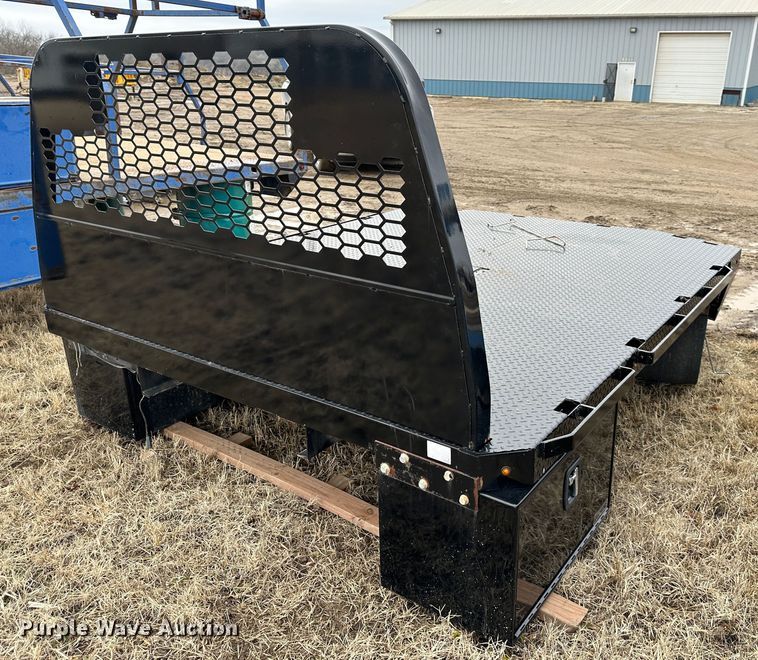 Knapheide  flatbed - LP9825