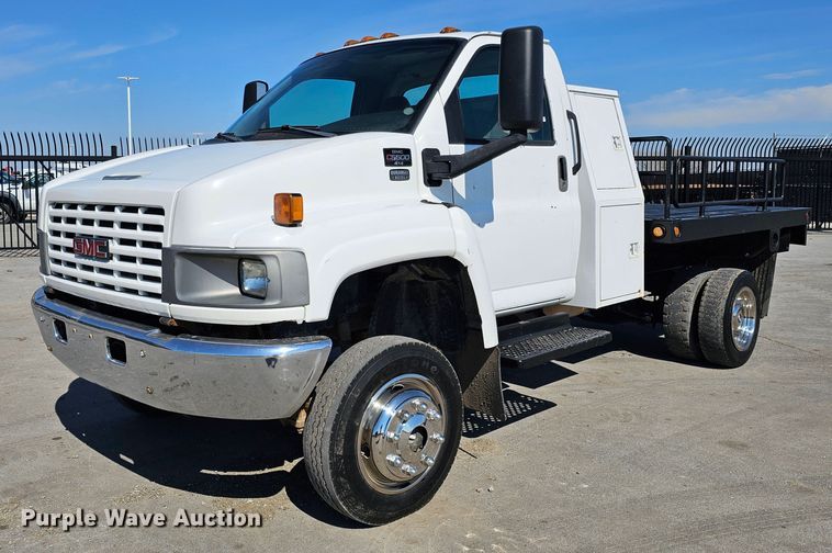 2006 GMC C5500  flatbed truck - MC9622