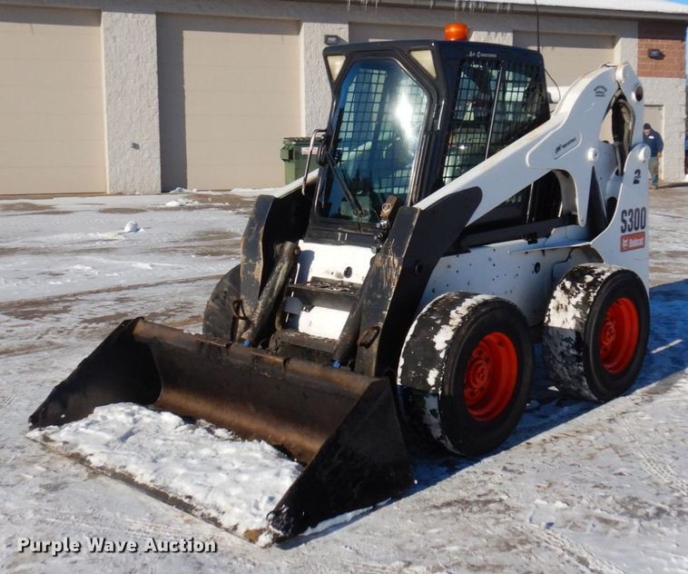 2008 Bobcat S300  skid steer loader - AF9268