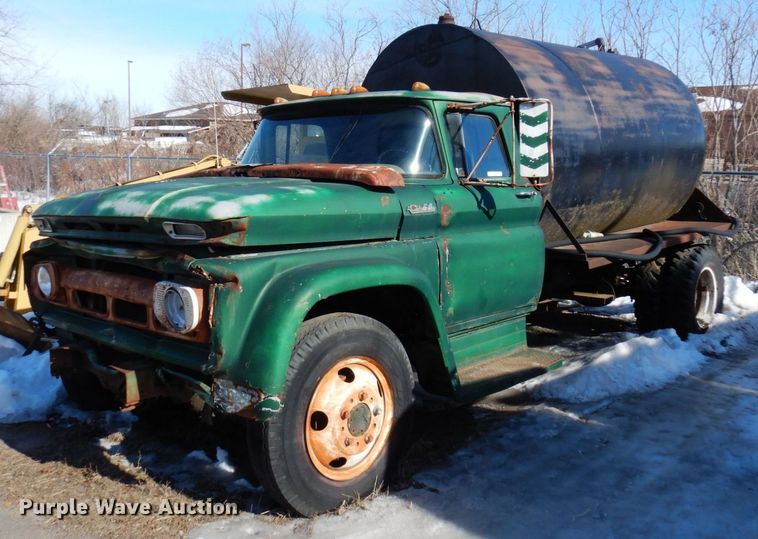 1962 Chevrolet 60  water truck - KU9770