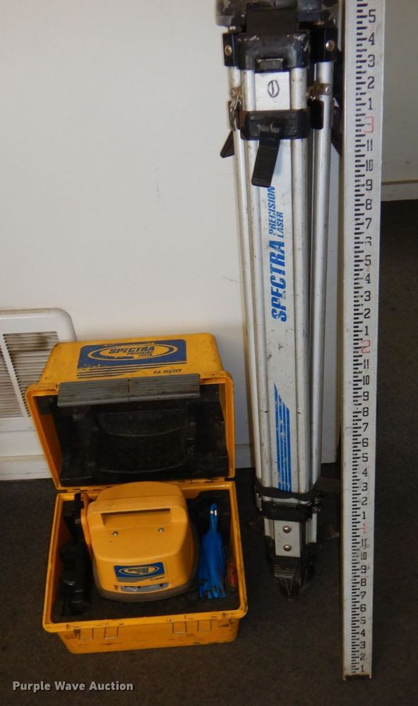 Spectra LL500  laser leveling equipment - KU9817