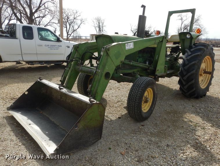 1975 John Deere 2030  tractor - DK7717