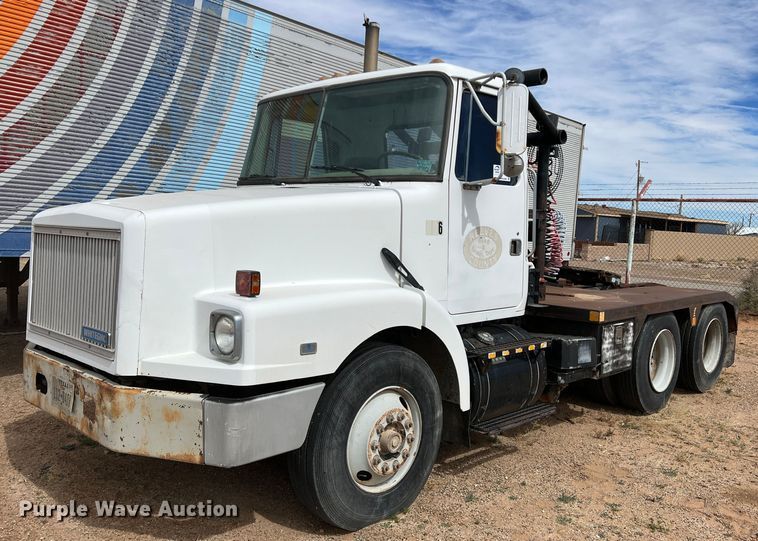 1993 White GMC  winch truck - DP0016