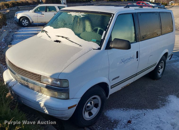 1998 Chevrolet Astro  van - JG9440