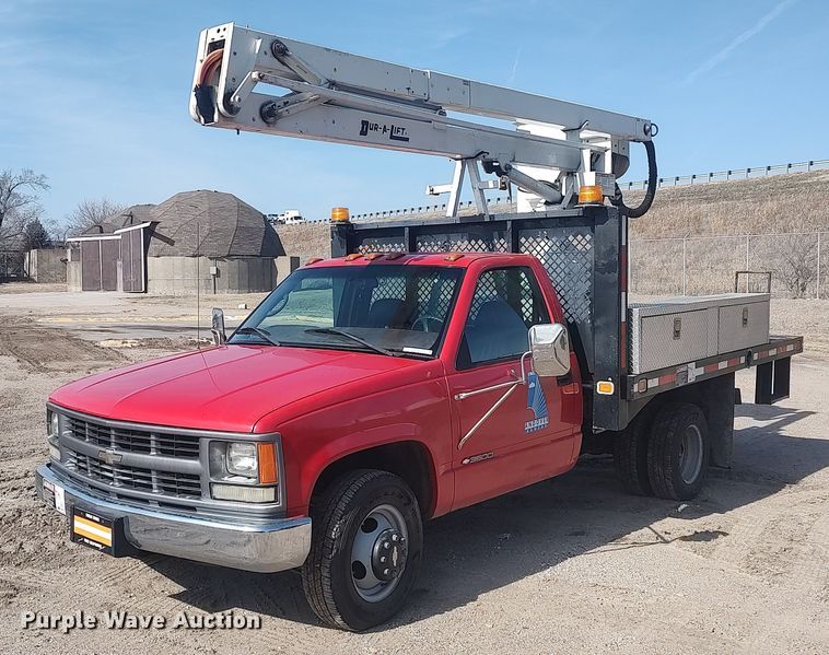 1999 Chevrolet C3500  flatbed pickup truck - LG9615