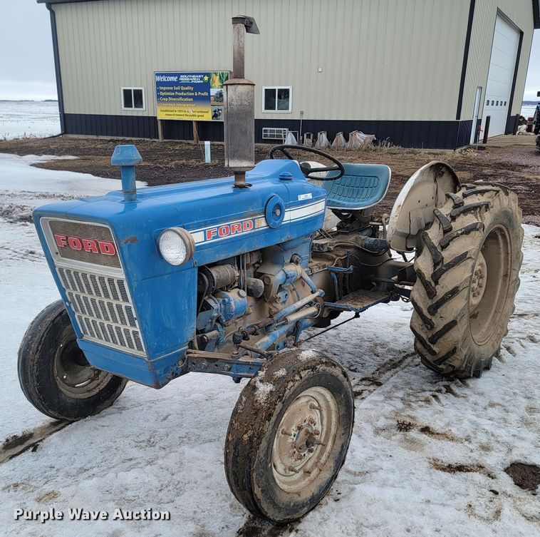 Ford 3000  tractor - LV9305