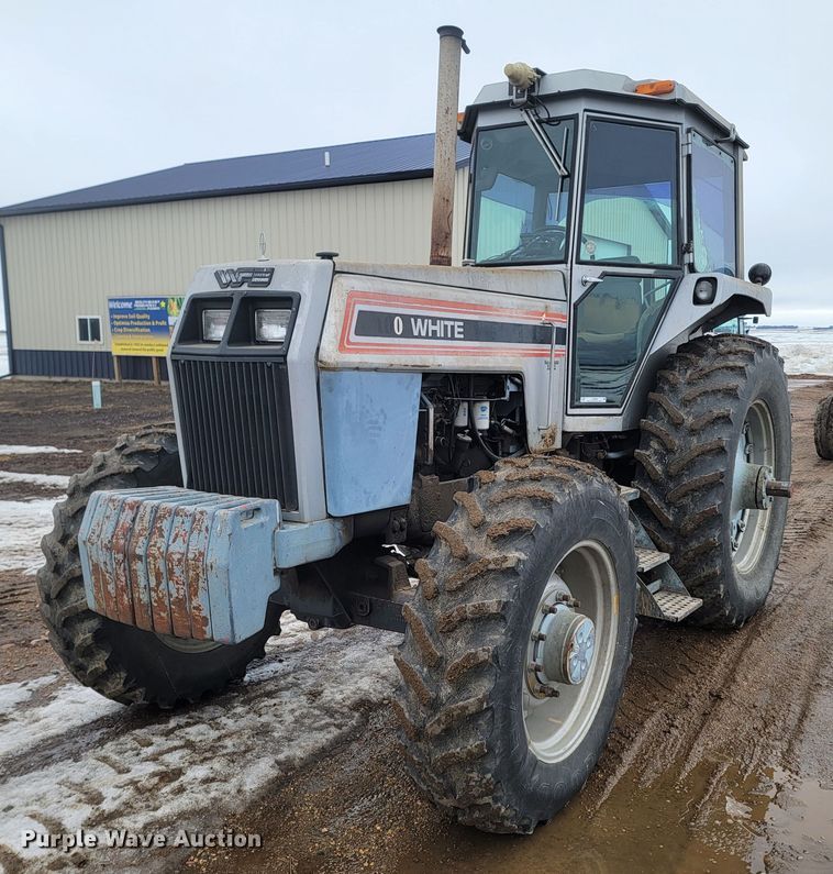 1989 White 100  MFWD tractor - LV9306