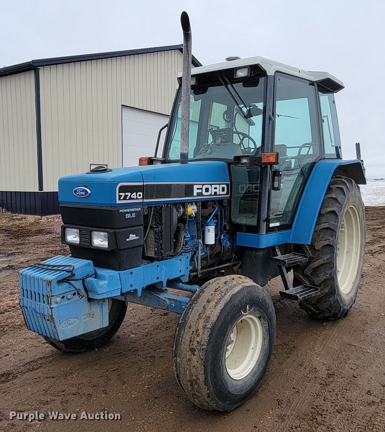 Ford 7740  tractor - LV9307