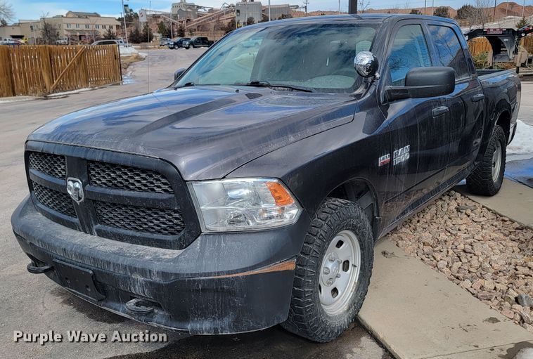 2016 Dodge Ram 1500  Crew Cab pickup truck - ME9790