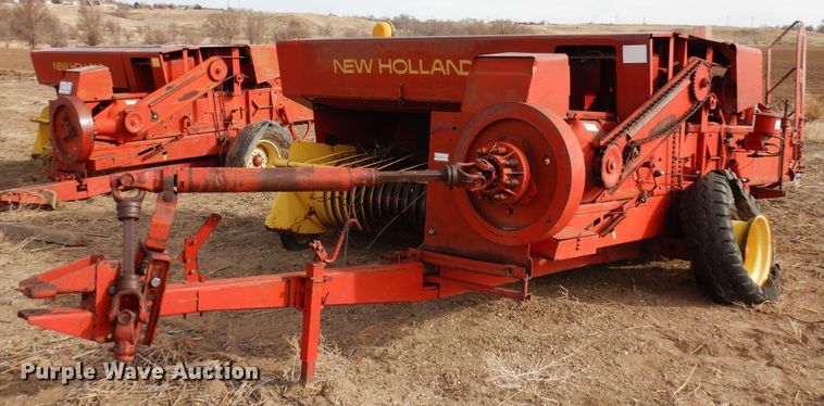 New Holland 278  small square baler - DF4720