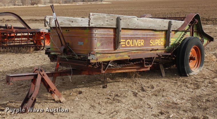 Oliver Superior  manure spreader - DF4722