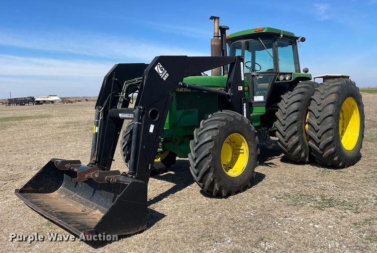 1988 John Deere 4850  MFWD tractor - DN4570