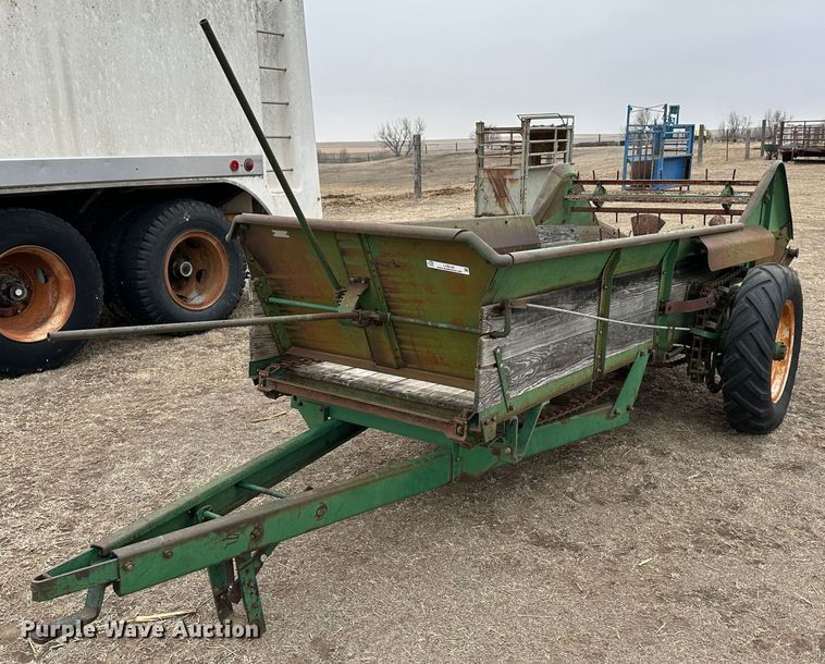 Oliver 170  manure spreader - LT9145