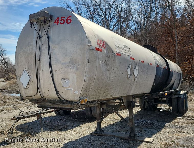 1971 Fruehauf  tank trailer - JG9371