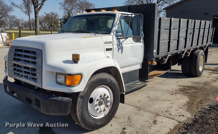 1998 Ford F700  dump flatbed truck - MD9444