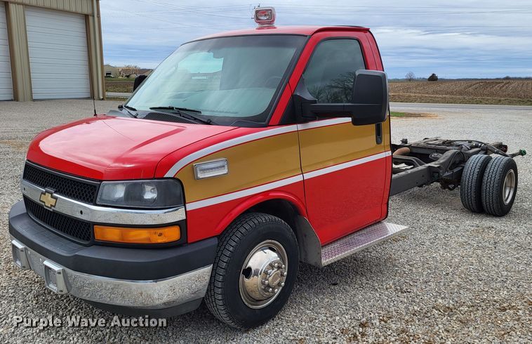 2015 Chevrolet Express G4500  van cab and chassis - DO3594