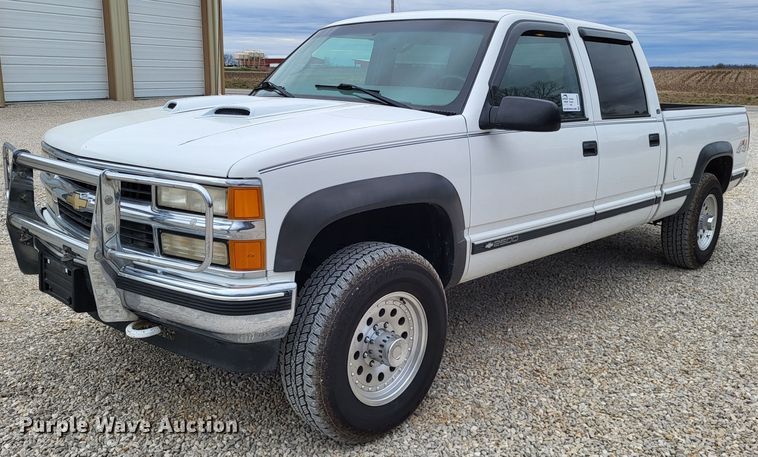 2000 Chevrolet K2500  Crew Cab pickup truck - DO3595