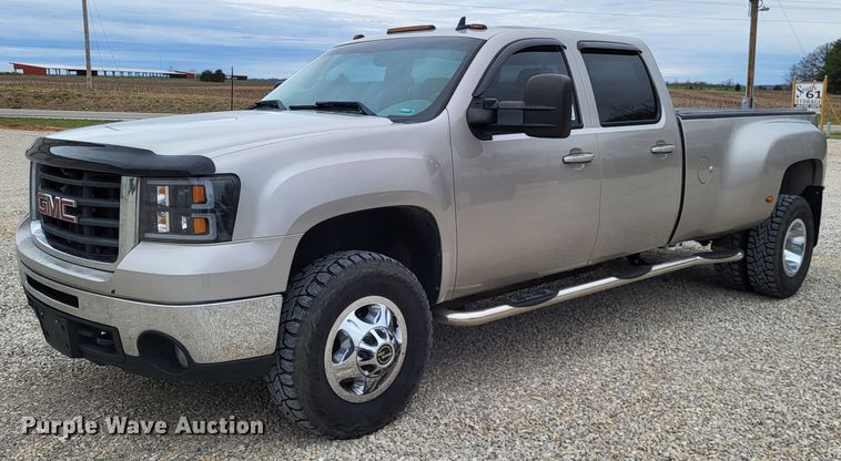 2008 GMC Sierra 3500HD  Crew Cab pickup truck - DO3596