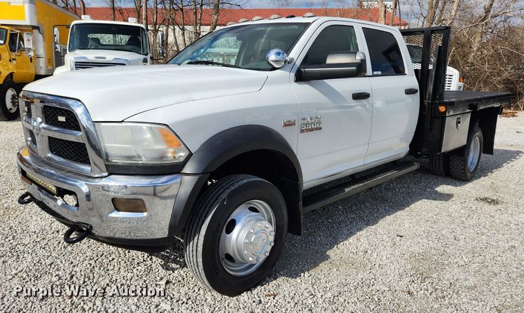 2017 Dodge Ram 5500HD  Crew Cab flatbed truck - JB9506