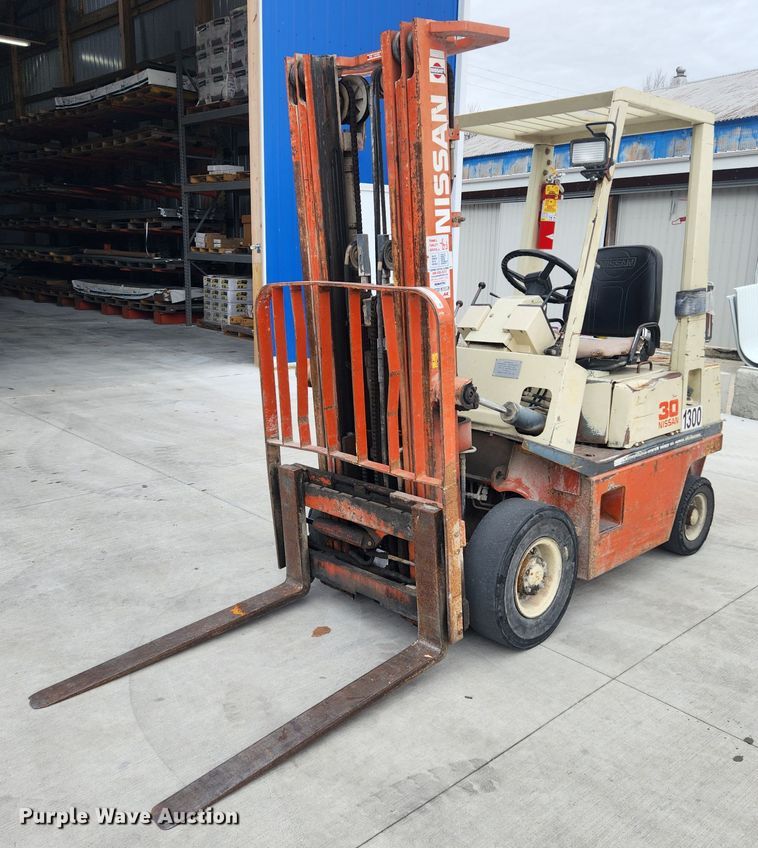Nissan 30  forklift - JB9522