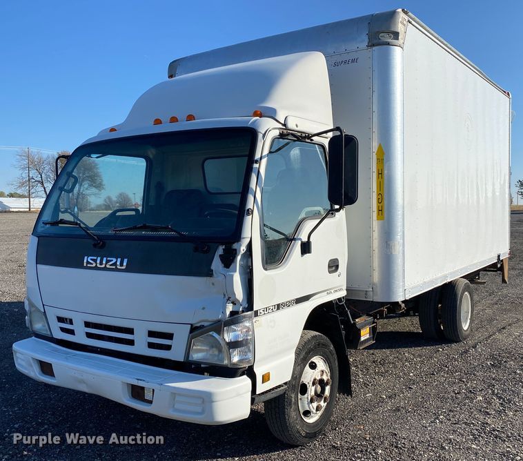 2006 Isuzu NPR  box truck - JW9289