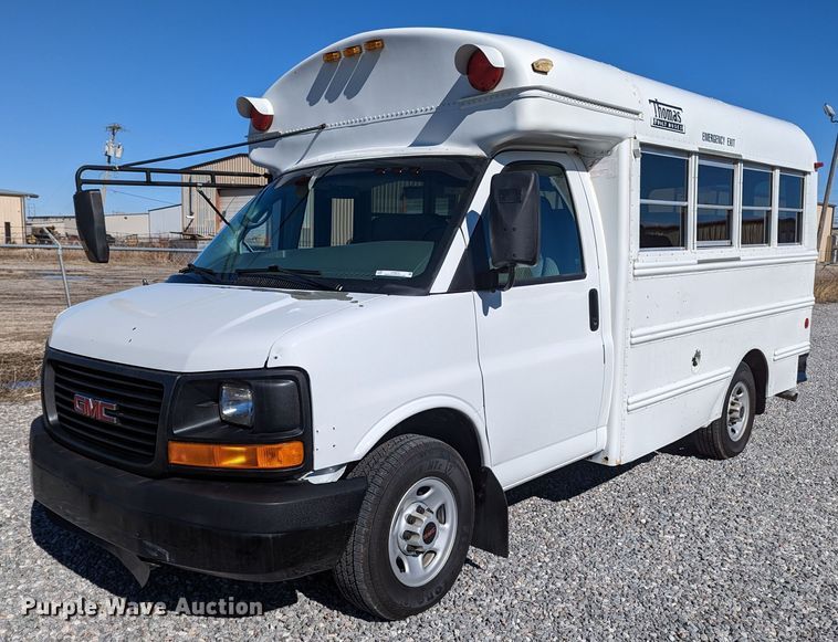 2004 GMC Savana G3500  school bus - LF9572
