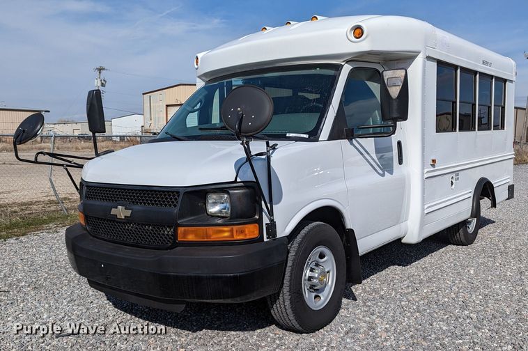 2009 Chevrolet Express G3500  school bus - LF9739