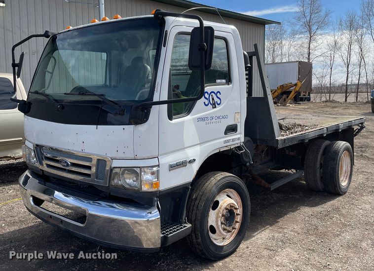 2008 Ford LCF  flatbed truck - MB9012