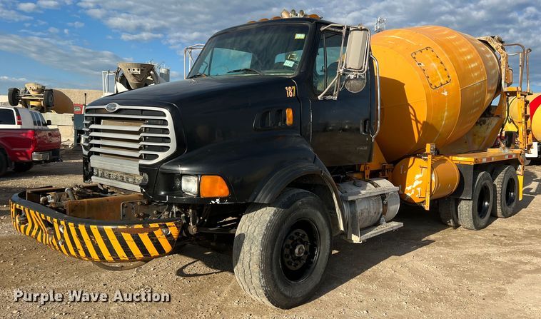 2007 Sterling L9500  ready mix truck - DS2836