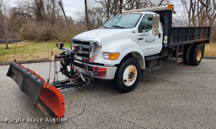 2005 Ford F750 Super Duty XL  dump truck - JB9529