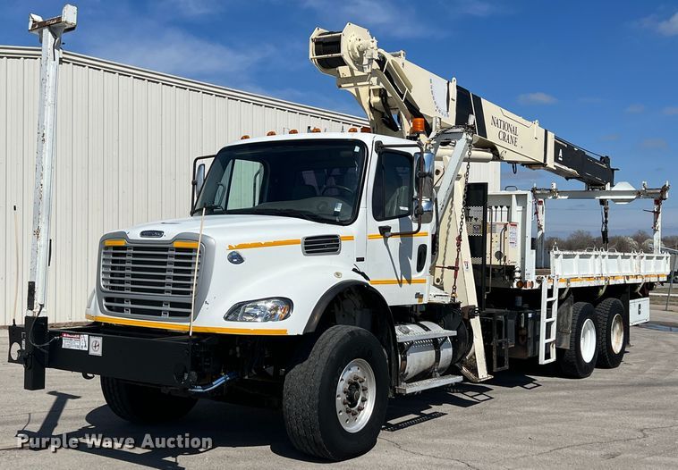 2010 Freightliner Business Class M2  crane truck - KR9482