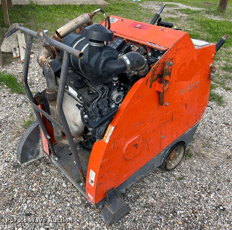 2015 Husqvarna FS 4600  concrete saw - LW9271