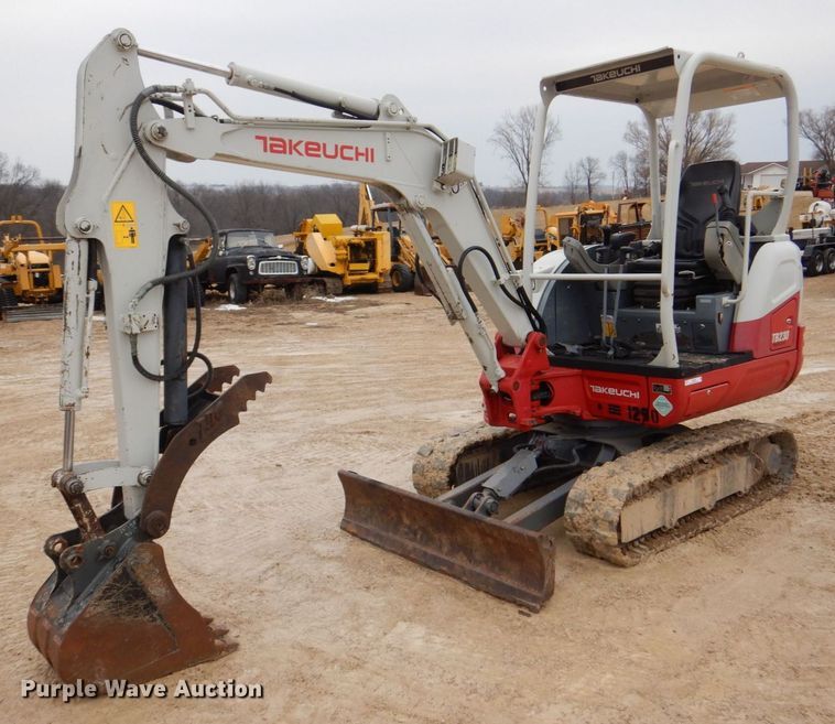 2016 Takeuchi TB230  mini excavator - MC9845