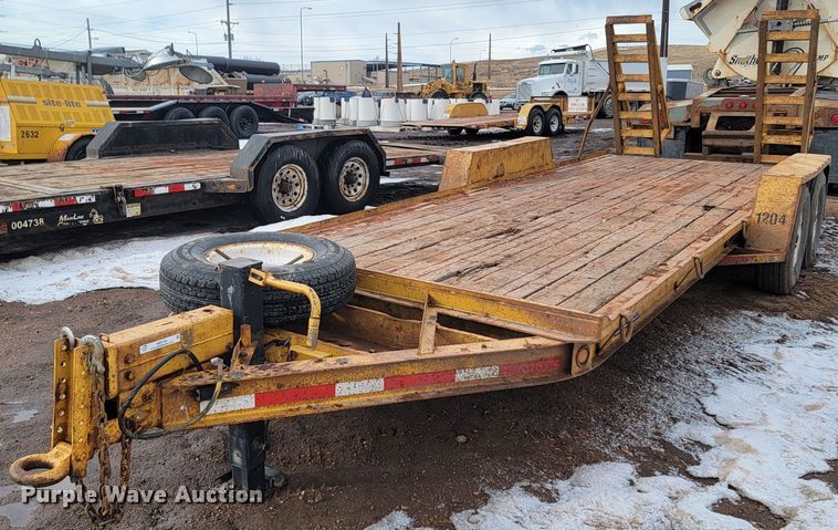 1996 Towmaster T12DD  equipment trailer - ME9784