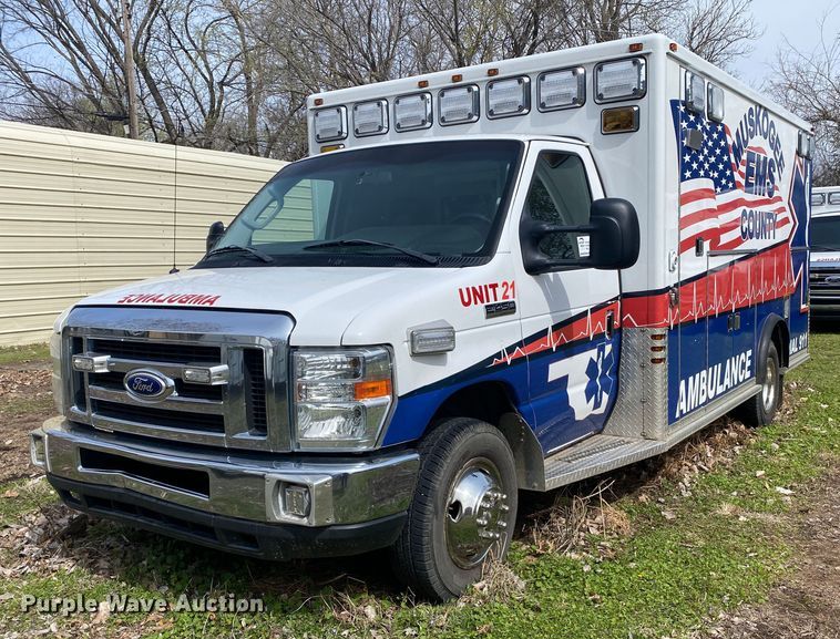 2016 Ford E450 Super Duty  ambulance - DL7113