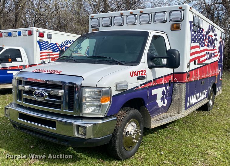 2015 Ford E450 Super Duty  ambulance - DL7119