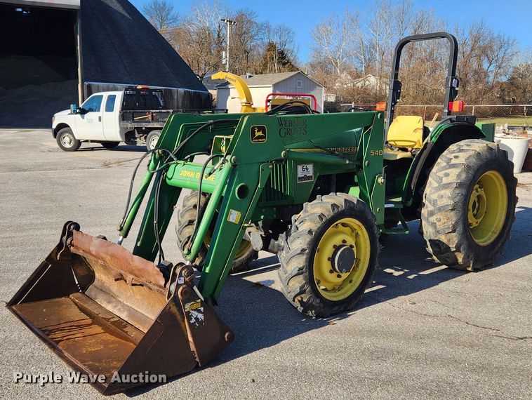 1992 John Deere 5300  MFWD tractor - JB9464
