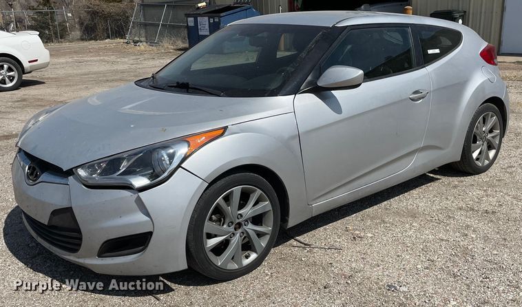 2016 Hyundai Veloster - MY9052
