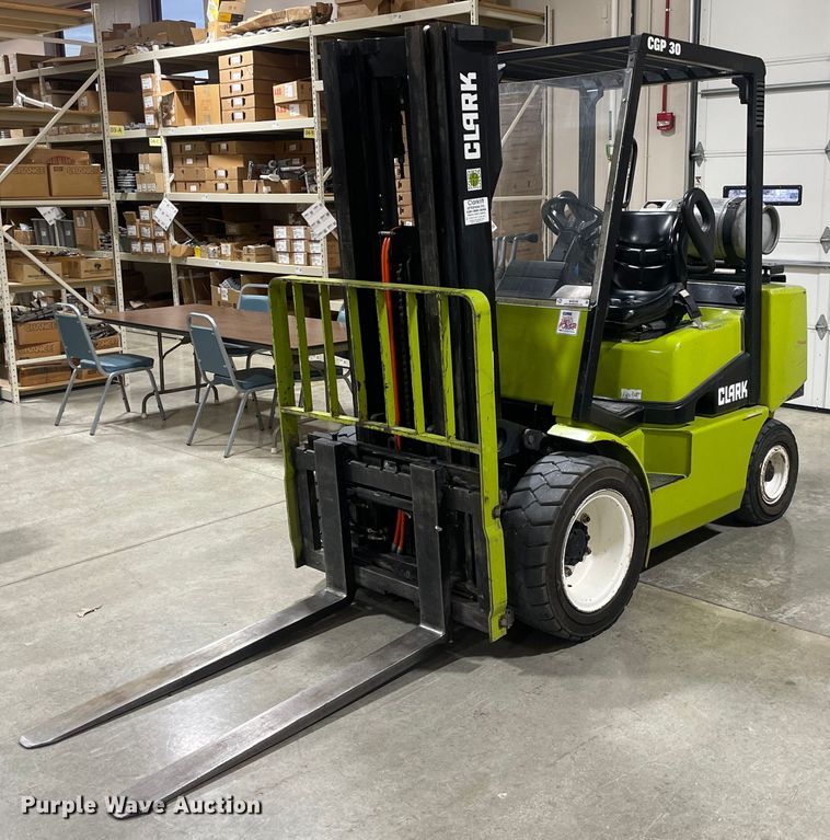Clark CGP30  forklift - MY9126