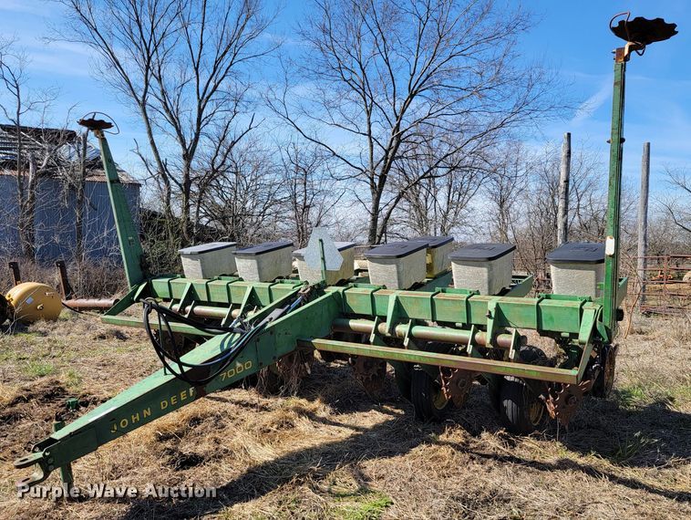 John Deere 7000  planter - HG9478