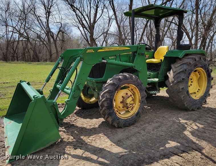 John Deere 5065E  MFWD tractor - HG9479