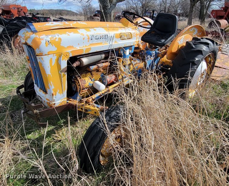 Ford 4000  tractor - HG9484