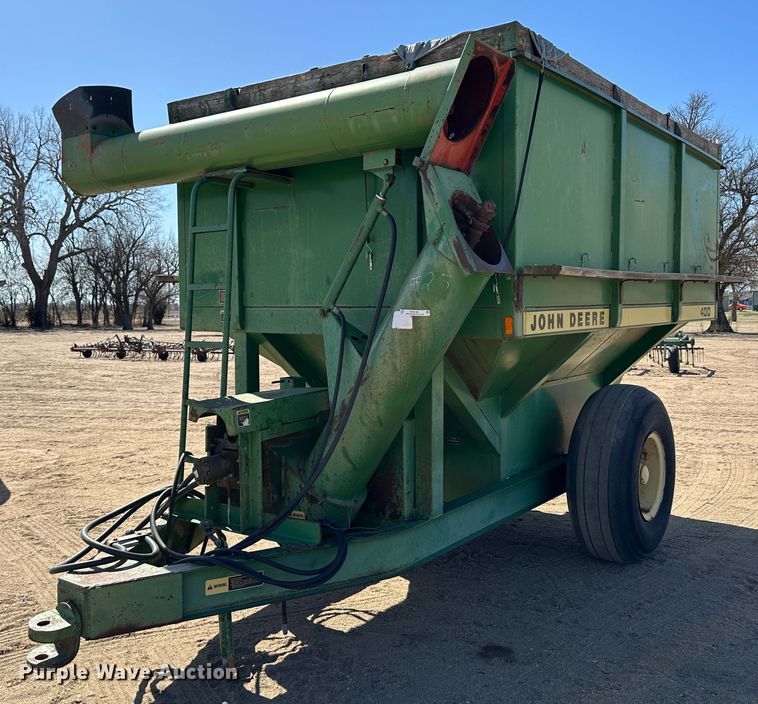John Deere 400  grain cart - KX9169