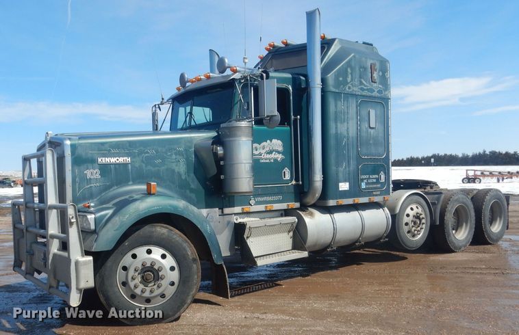 1994 Kenworth W900L  semi truck - DJ7011