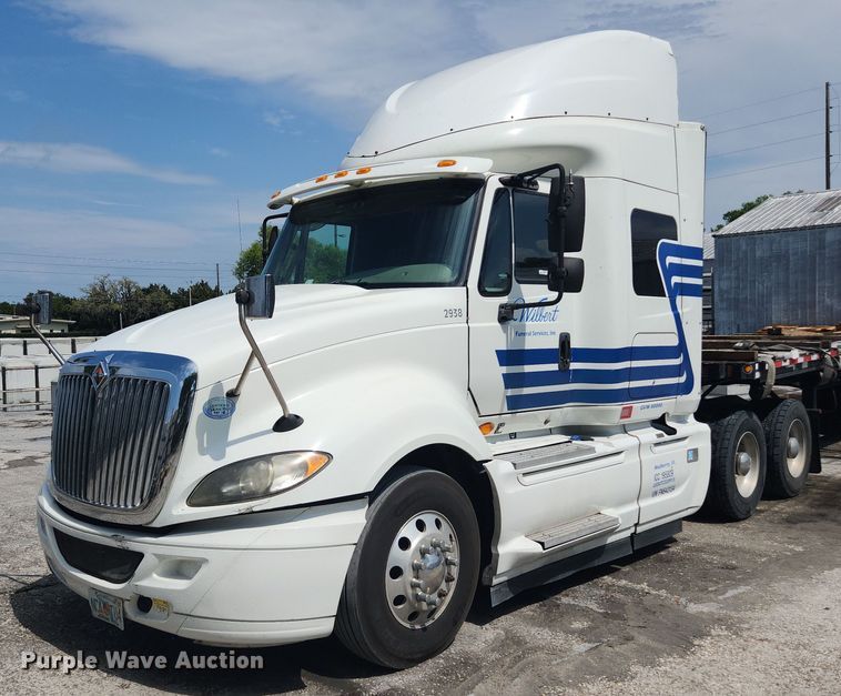 2015 International ProStar  semi truck - EA9442