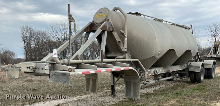 2001 Heil  pneumatic dry bulk trailer - KR9514