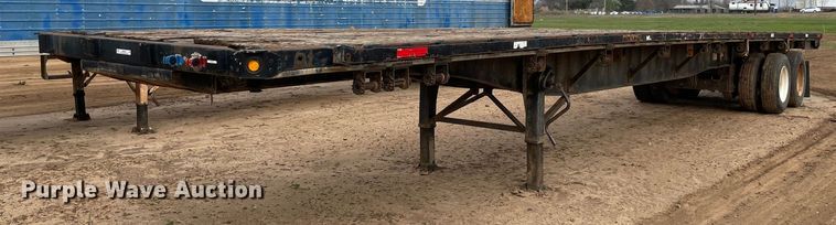 2003 Utility Trailer  flatbed trailer - MM9358