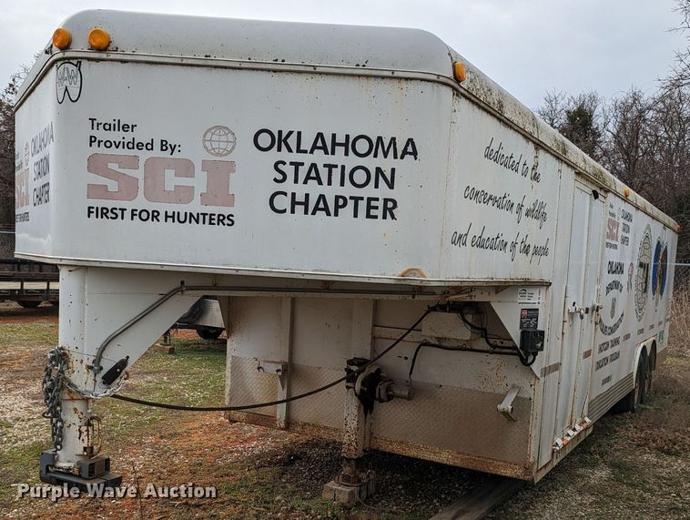 2004 WW  enclosed cargo trailer - DL1004